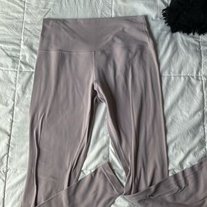 Light purple lulu leggings